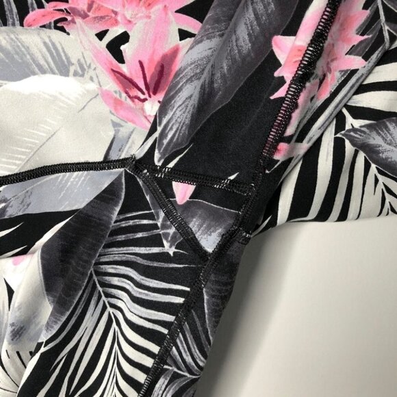 VICTORIA’S Secret  Sport Floral Knock-out Tights Size‎ XS - Picture 5 of 8